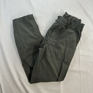 Athleta Women's Utility Cargo Pant Size 2 Hiking Nylon Outdoors Olive